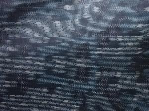 アンティーク　抽象模様織出し本場泥大島紬着物